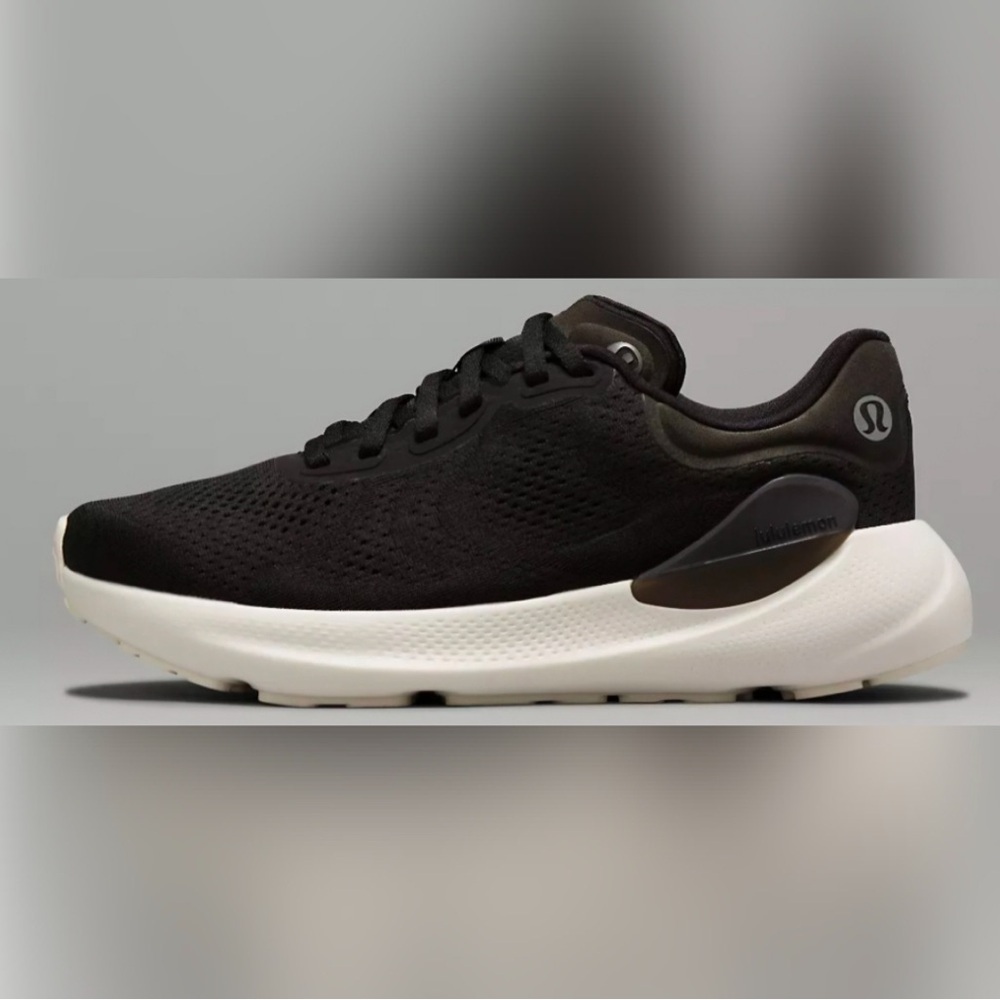 Lululemon Beyondfeel Running Shoes Size 10